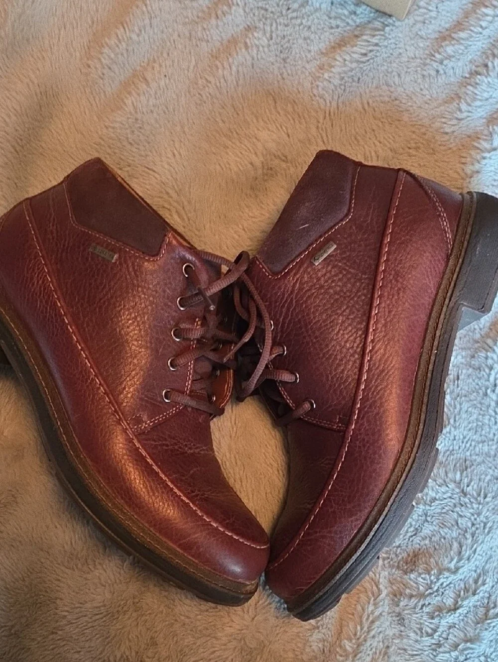 Clarks Men's Burgundy/Brown Leather Chukka Boots